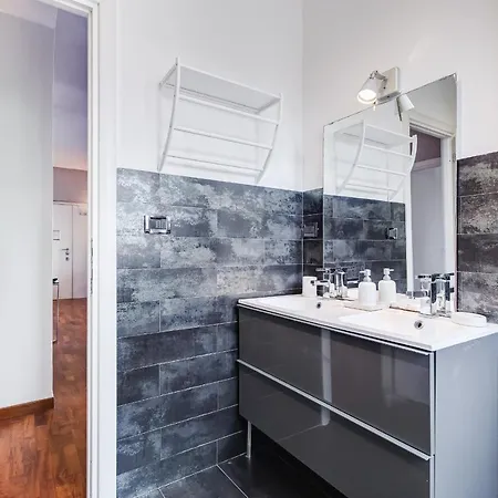 Bmga L Penthouse With Terrace And 3bdr In San Giovanni * Rome